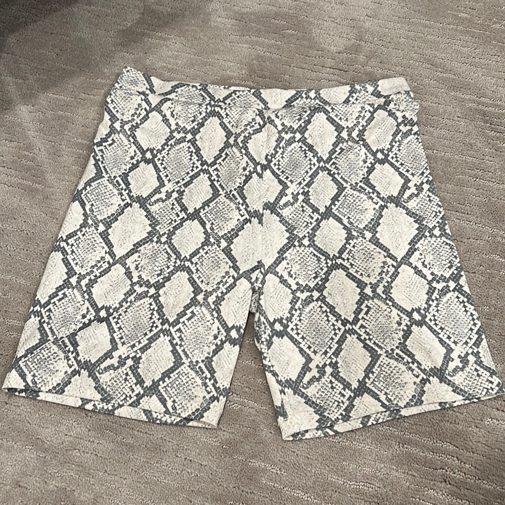 Snake skin comfy bike rise biker shorts from American Eagle Size L